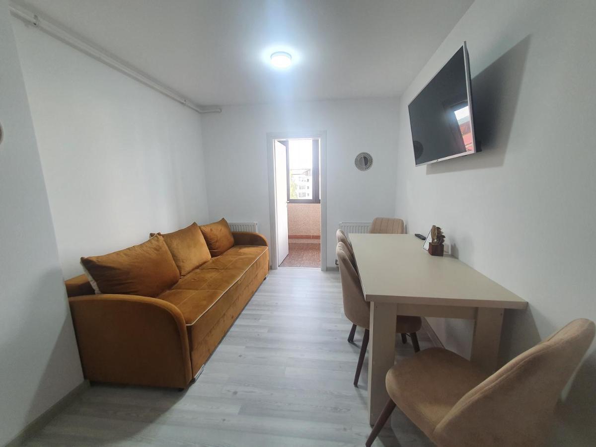 Apartament Nicole คูร์ตา เด อาร์เจช ภายนอก รูปภาพ